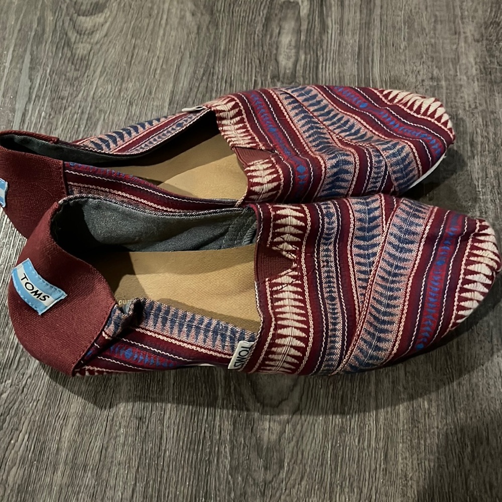 Toms Shoe - Size 8.5 Womens